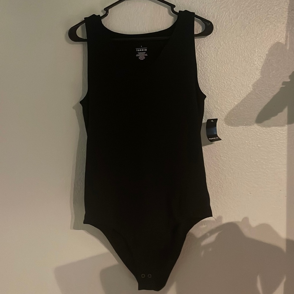 Size 1 (14-16) Black V-neck Bodysuit